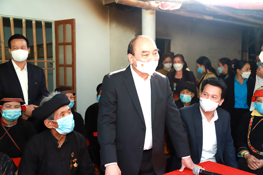 Chủ tịch nước mong bà con thôn Tân Bình luôn đoàn kết, yêu thương nhau như anh em trong gia đình