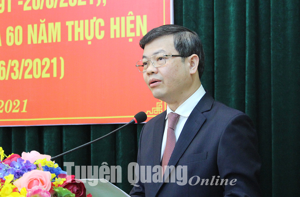 Đồng chí Chủ tịch UBND tỉnh Nguyễn Văn Sơn phát biểu tại Hội thảo khoa học