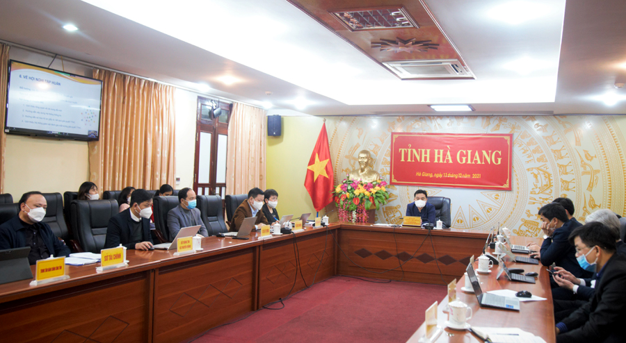 Các đại biểu dự tập huấn tại điểm cầu UBND tỉnh.