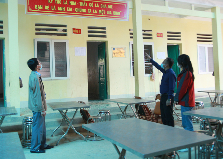 Khu nhà lưu trú học sinh được đầu tư khang trang.