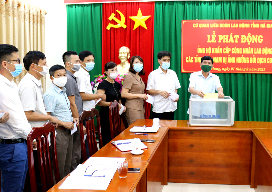 Liên đoàn Lao động tỉnh phát động ủng hộ khẩn cấp công nhân, lao động các tỉnh phía Nam bị ảnh hưởng bởi dịch bệnh Covid–19. Ảnh: Thành Đồng (LĐLĐ tỉnh).
