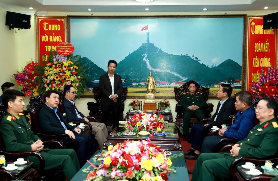 Bí thư Tỉnh ủy Đặng Quốc Khánh biểu dương, đánh giá cao những đóng góp của lực lượng vũ trang tỉnh trong thời gian qua