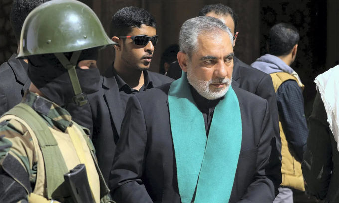 Đại sứ Hassan Irloo trong lễ tưởng niệm thiếu tướng Qassem Soleimani ở Sanaa, Yemen hồi tháng một.