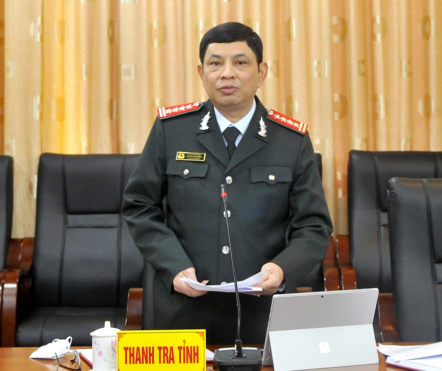 Lãnh đạo Thanh tra tỉnh báo cáo công tác thanh tra, giải quyết khiếu nại, tố cáo.