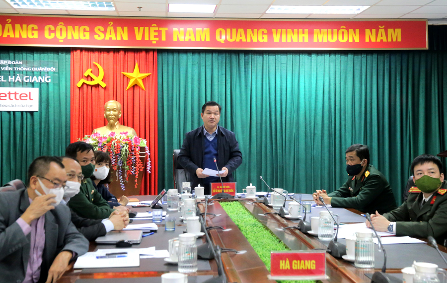 Quyền Giám đốc Sở TN&MT Đinh Thế Mạnh phát biểu tại hội thảo.