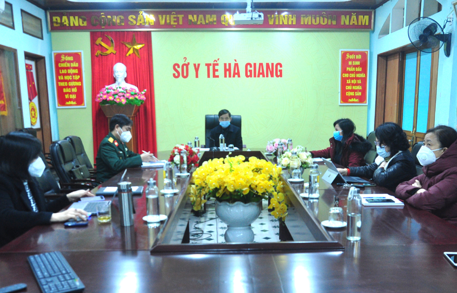 Các đại biểu dự Lễ mít tinh tại điểm cầu của tỉnh.