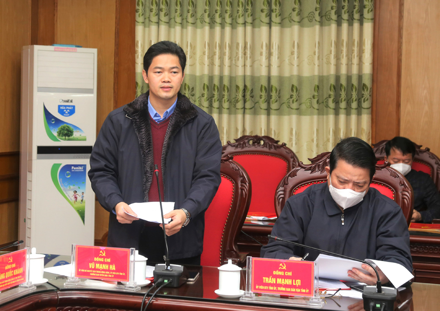 Trưởng Ban Tuyên giáo Tỉnh ủy Vũ Mạnh Hà tham gia ý kiến tại buổi làm việc.