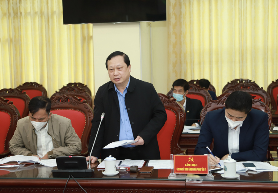 Lãnh đạo Ủy ban Kiểm tra Tỉnh ủy thảo luận tại hội nghị