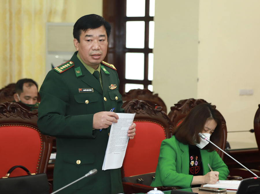 Lãnh đạo Bộ Chỉ huy Bộ đội biên phòng tham gia ý kiến tại hội nghị