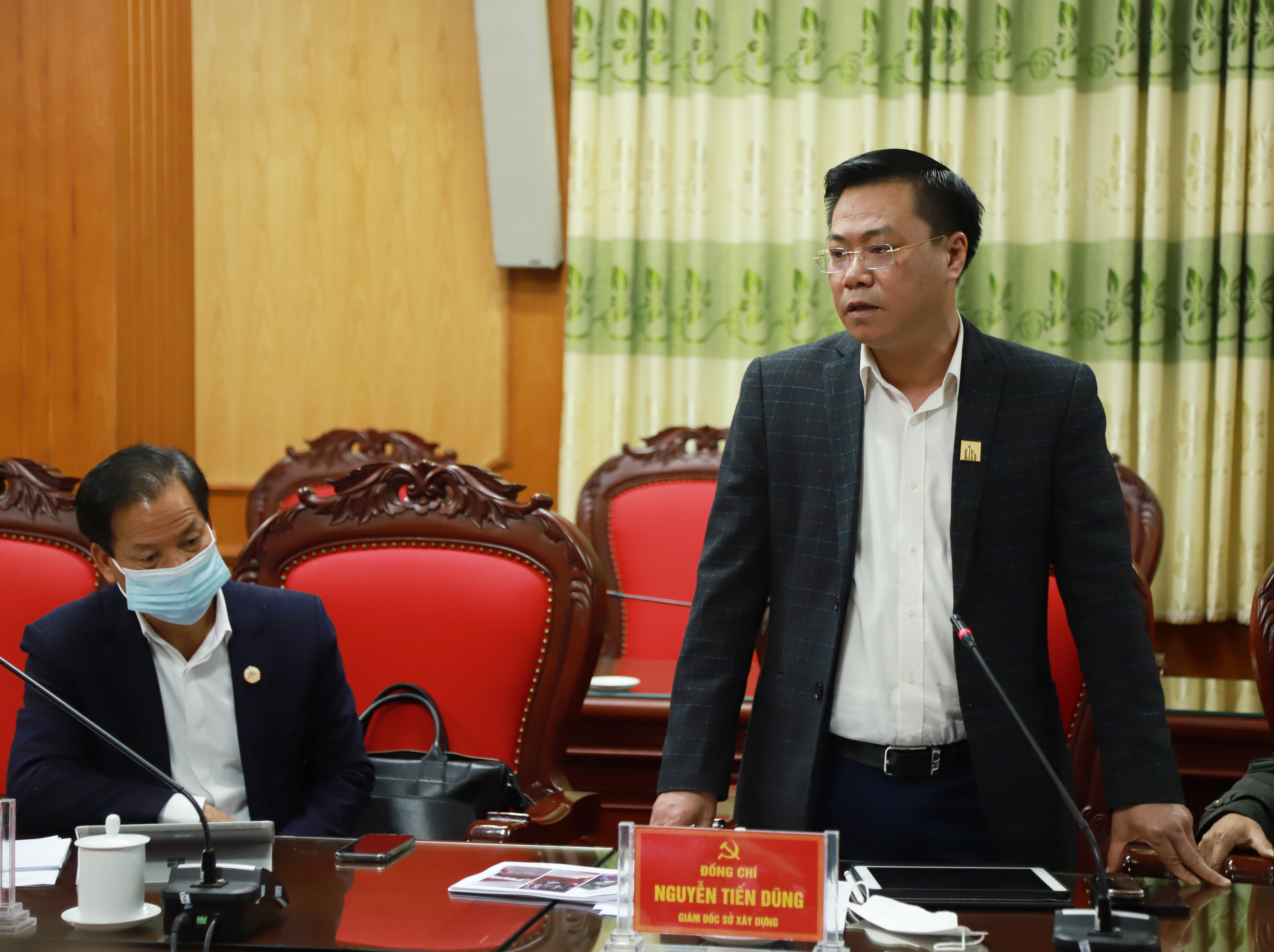 Giám đốc Sở Xây dựng Nguyễn Tiến Dũng tham gia ý kiến
