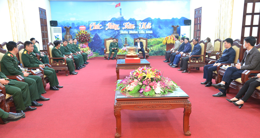 Toàn cảnh buổi tiếp đón đoàn công tác Quân khu II