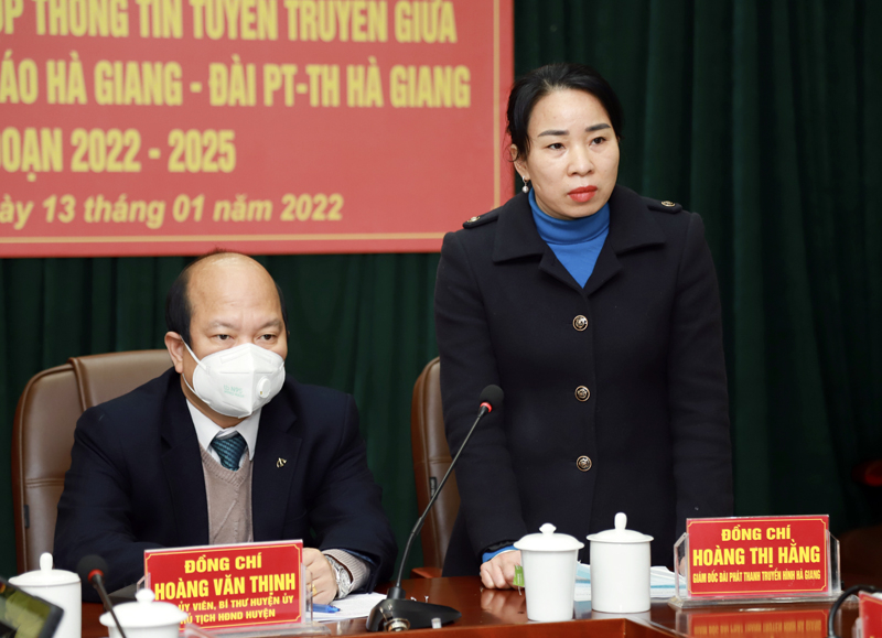 Giám đốc Đài PT-TH tỉnh Hoàng Thu Hằng phát biểu tại chương trình ký kết