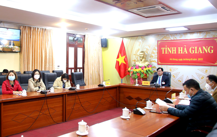 Các đại biểu dự hội nghị tại điểm cầu của tỉnh.