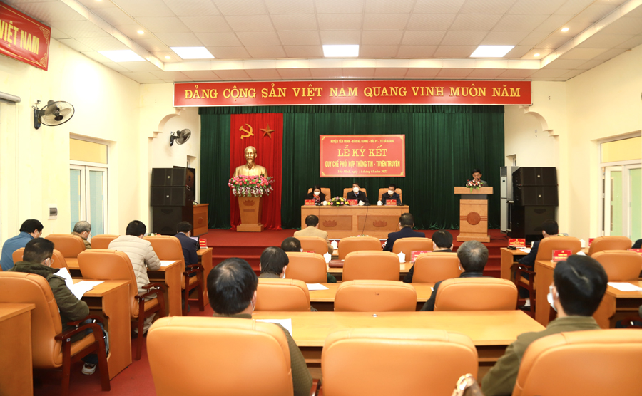Toàn cảnh lễ ký kết