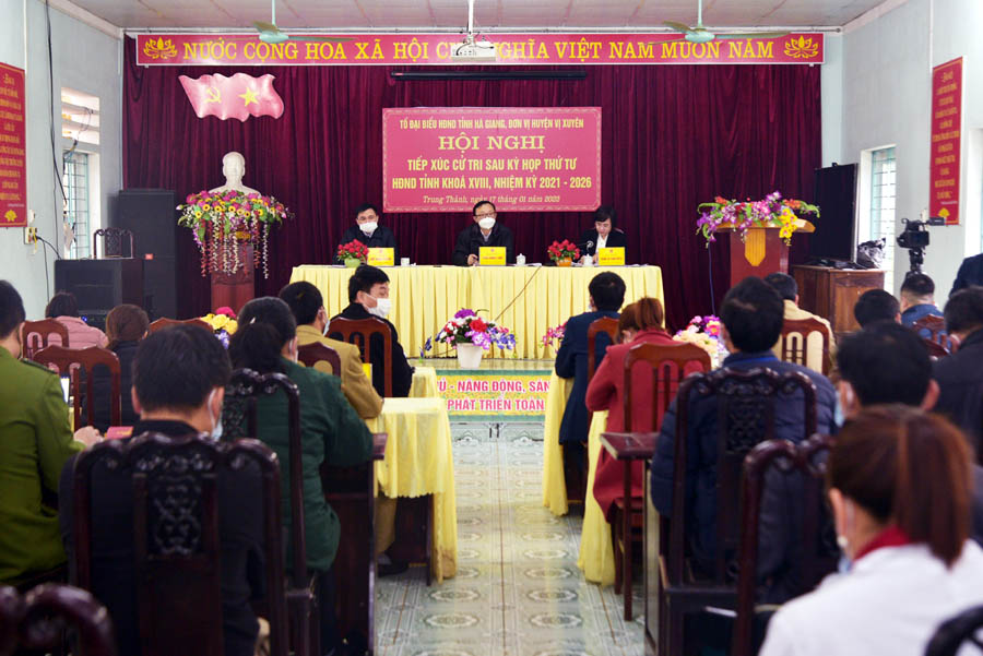 Toàn cảnh buổi TXCT tại xã Trung Thành.