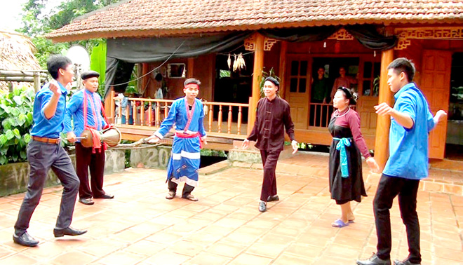 Làm phong phú đời sống tinh thần của nhân dân