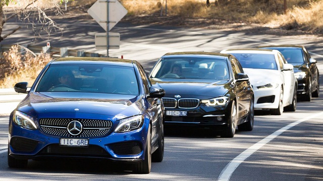 Xe sang Mercedes-Benz, BMW đua giảm giá để kéo khách hàng