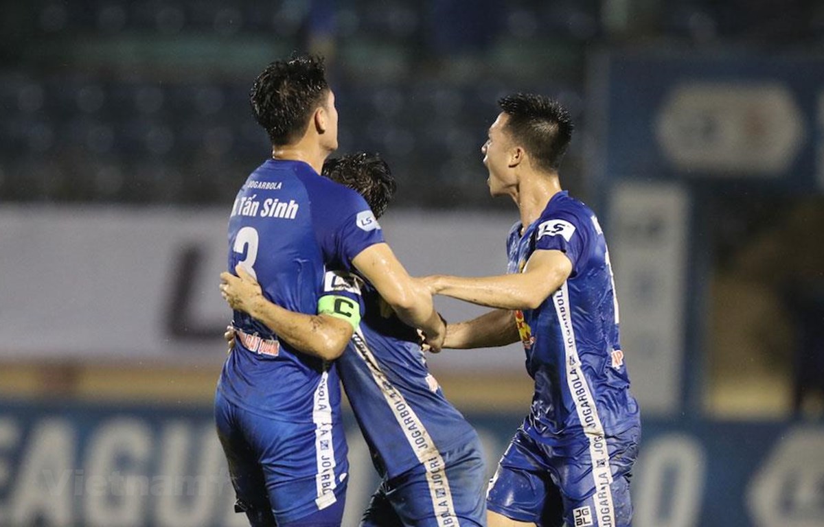 Kết quả VLeague Quảng Nam nhen nhóm trụ hạng, HAGL thua đậm Sài Gòn