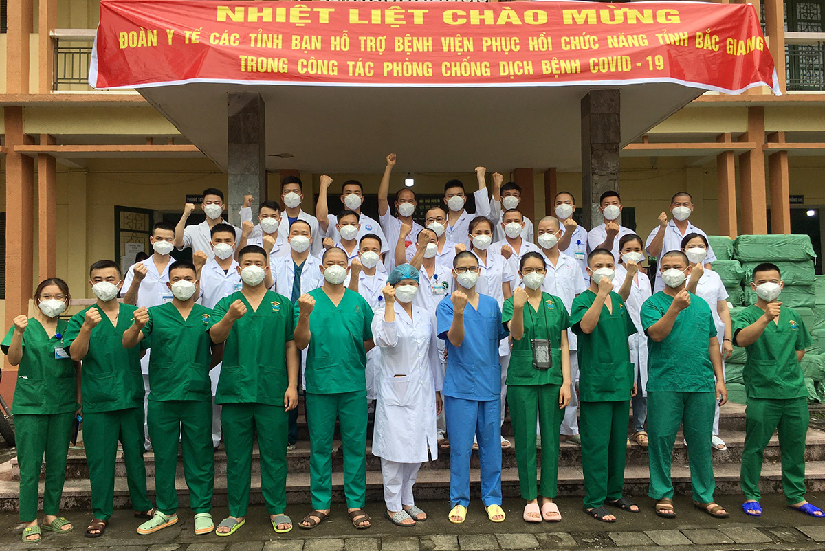 Những hình ảnh đầu tiên từ tâm dịch Bắc Giang của các y, bác sỹ ...