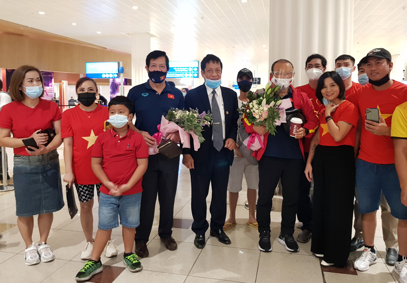 Đại sứ đặc mệnh toàn quyền Việt Nam tại UAE chào mừng và chúc đội tuyển 