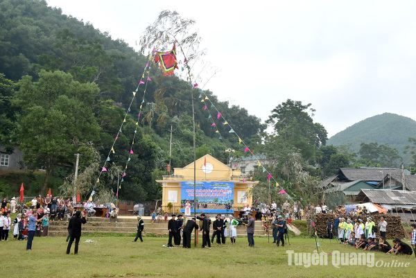 Phục dựng Lễ hội Gầu Tào dân tộc Mông xã Yên Lâm